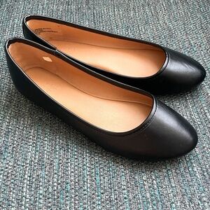 Black leather ballet flats, size 7, worn once